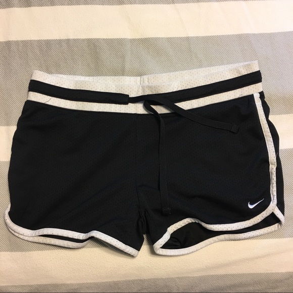 Women’s Nike Shorts Bundle - Picture 2 of 5